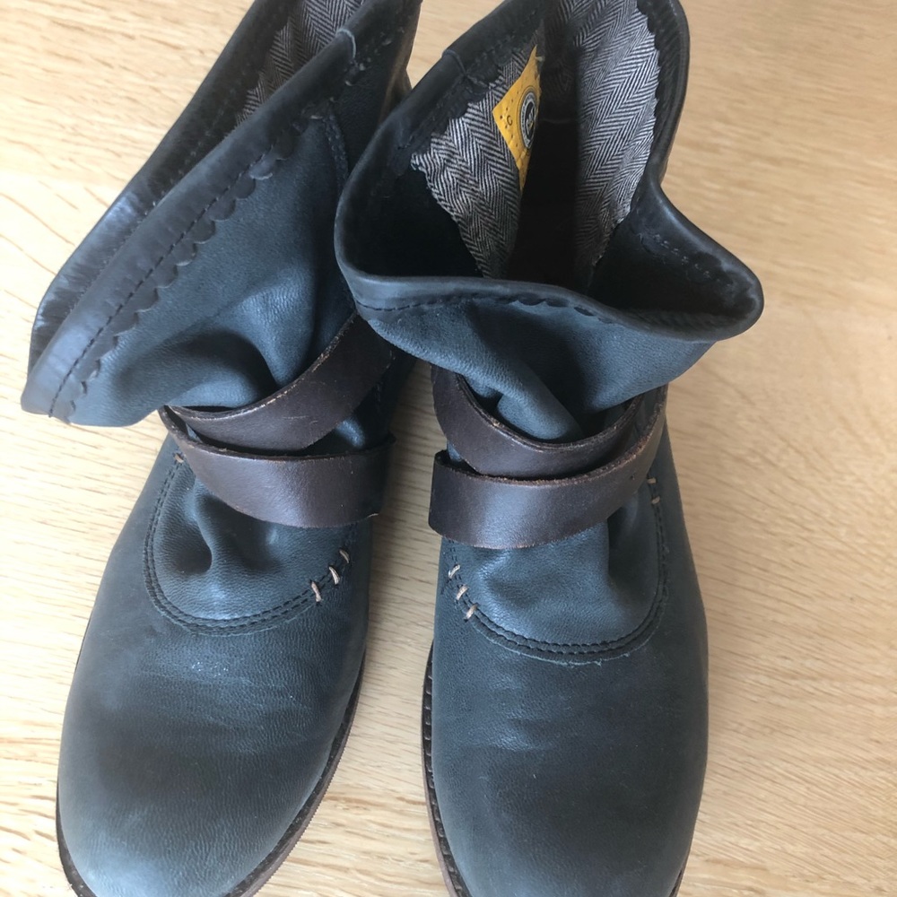 Caterpillar hiking boots